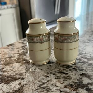 Noritake Barrymore salt & pepper shakers